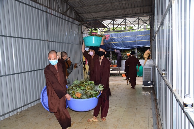 Chùa Hoằng Pháp: Tiếp tục hỗ trợ người dân khó khăn trong đại dịch Covid (đợt 8)